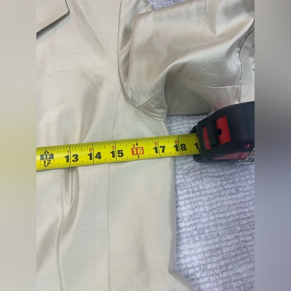 Lafayette 148 NY Womens Beige Silk
Button Up Jacket Size 6 Event Dressy - Picture 7 of 12